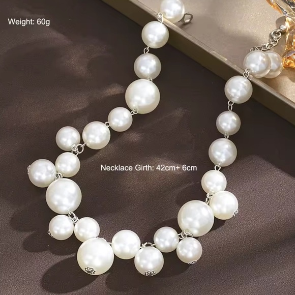 White Pearl shimmer color silver statement adjustable Necklace - Picture 6 of 10